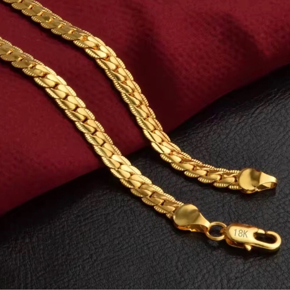 22” 18K Gold Tone Figaro Chain Necklace